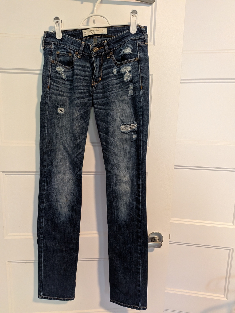 Abercrombie & Fitch Distressed Dark Wash Skinny Jeans